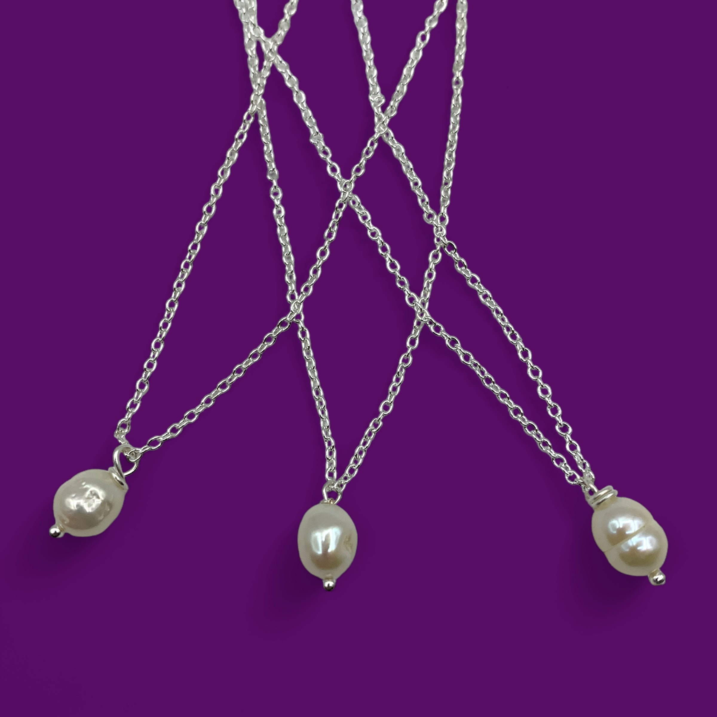 Necklace - Pearl Drop $20